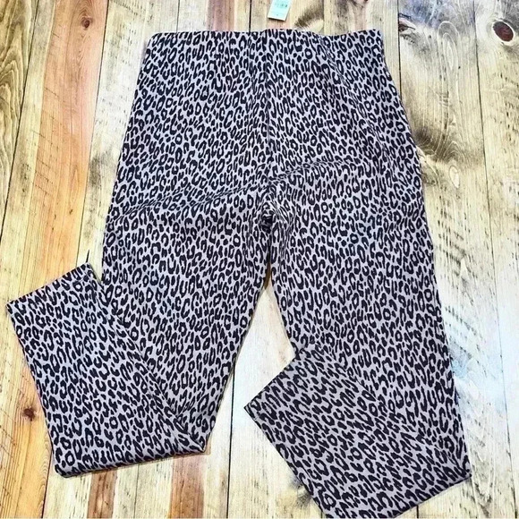 Ann Taylor NWT leopard print elastic waist, side zip stretchy legging pant - Picture 3 of 8